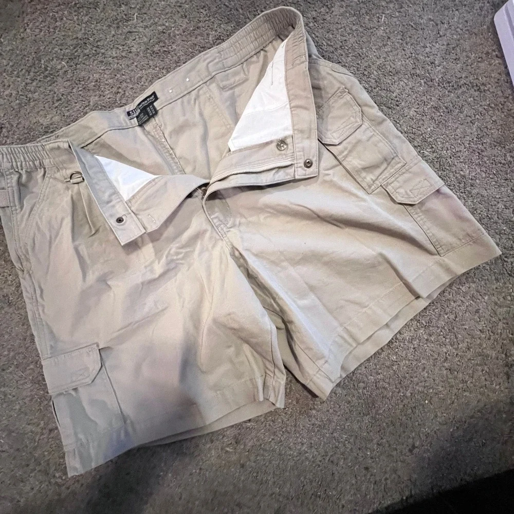 5.11 Tactical Series Mens Beige Cotton Cargo Shorts Size 44 Casual Outdoor‎